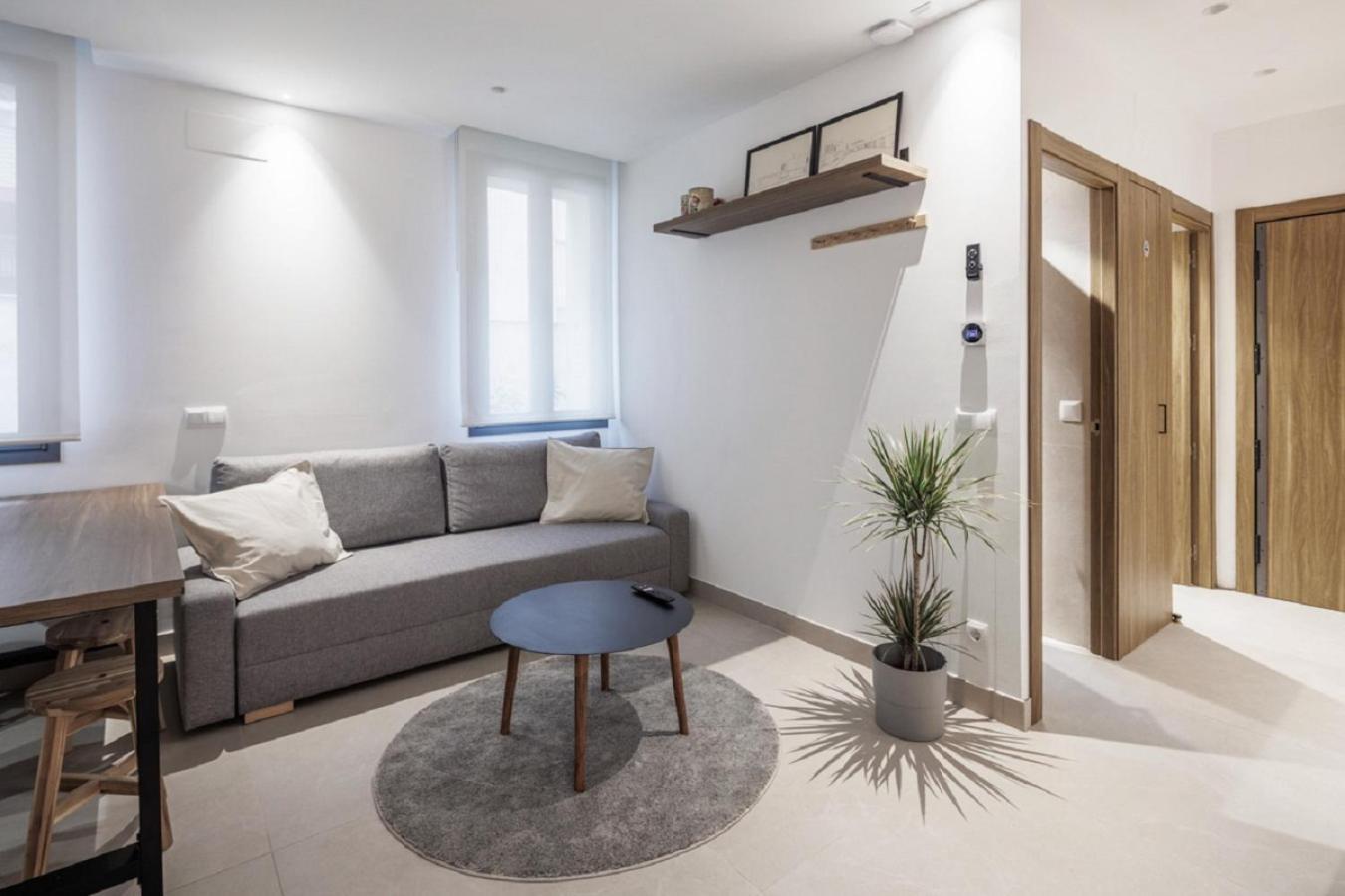 Luxury Flats Pcl By Clabao Apartment Logrono